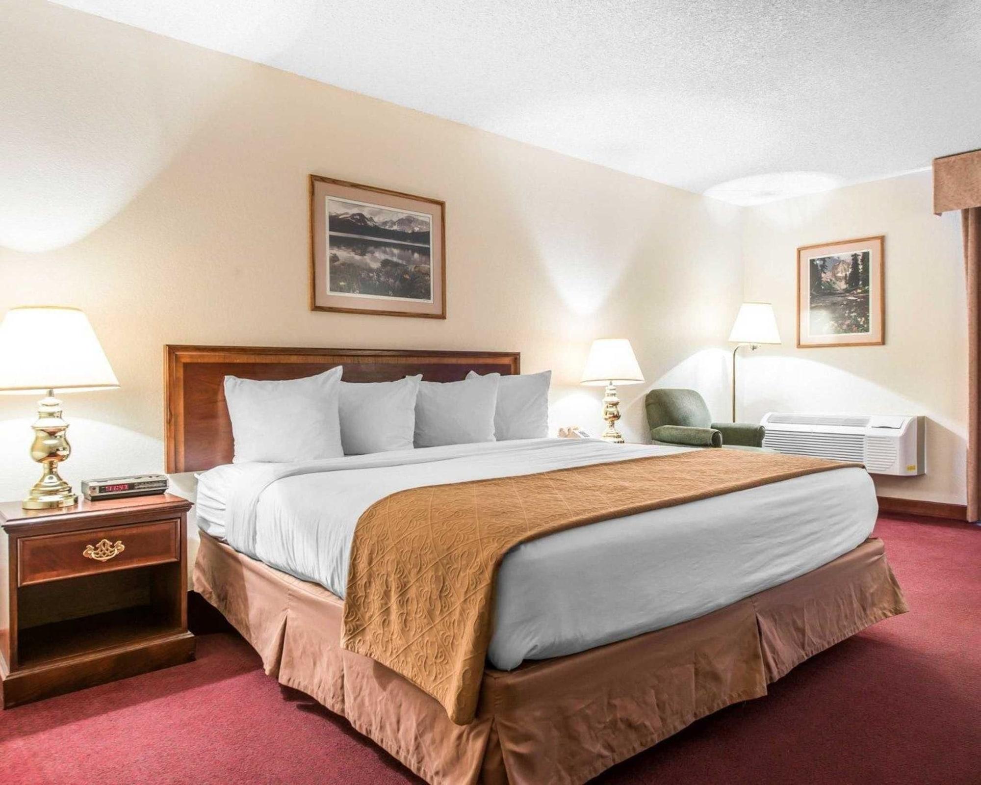 Quality Inn & Suites Canon City Exterior photo