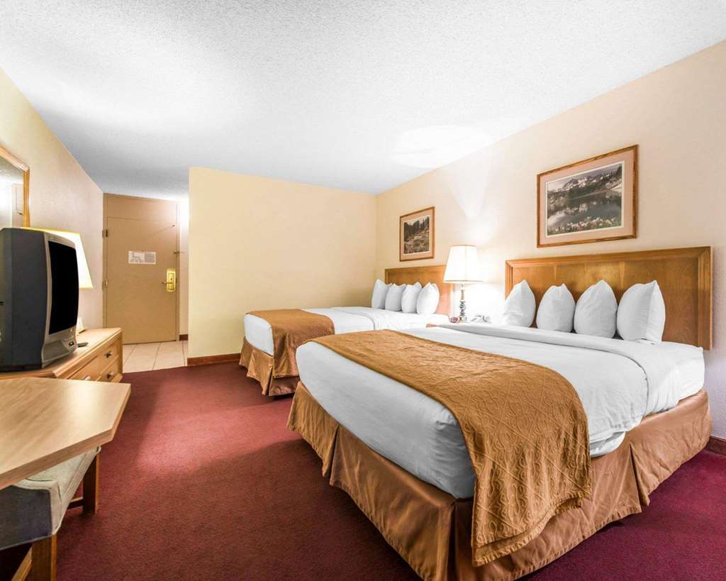 Quality Inn & Suites Canon City Room photo