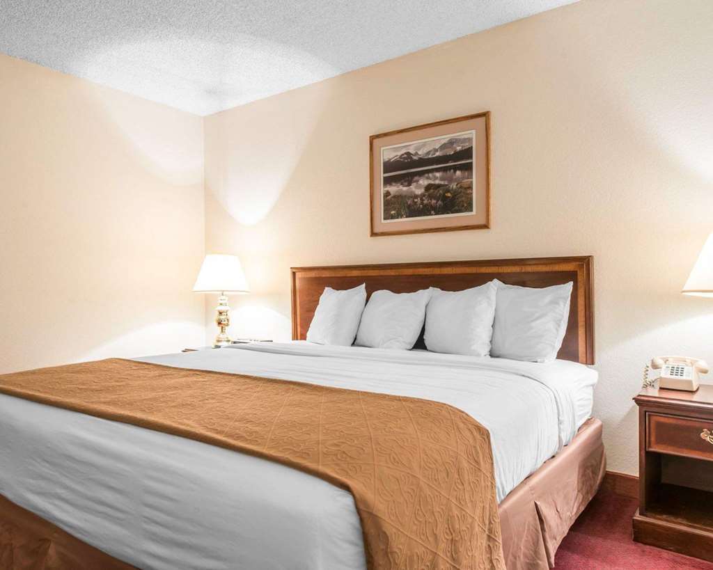 Quality Inn & Suites Canon City Room photo